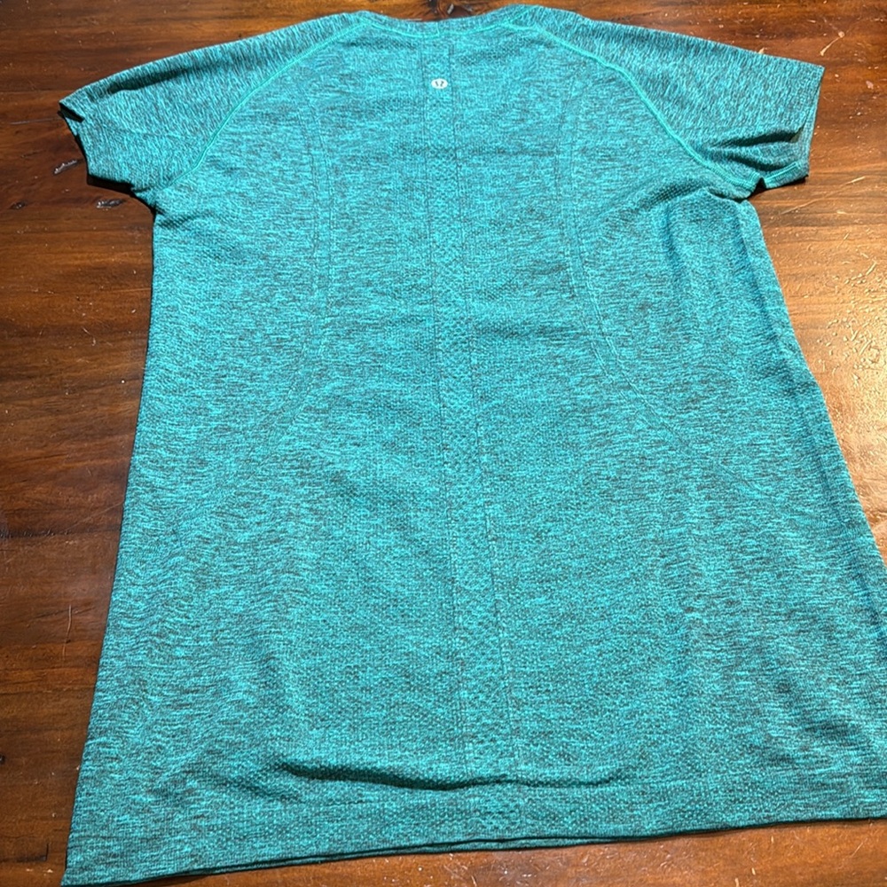 lululemon athletica Short Sleeve Tech Tee - Picture 9 of 13
